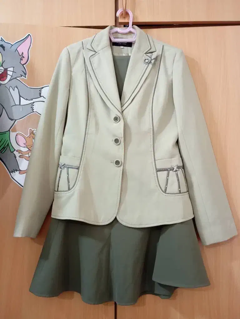 کت و دامن|لباس|بوشهر, |دیوار