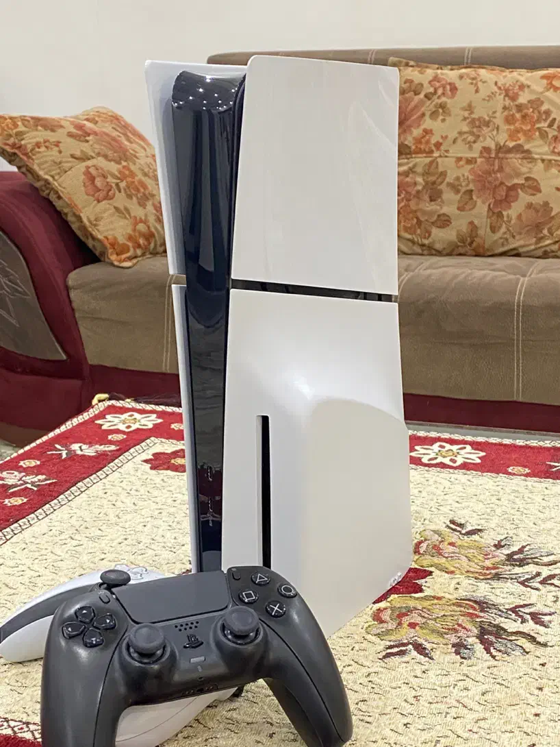 Ps5 اسلیم دیسک خور به همراه دو دسته|کنسول، بازی ویدئویی و آنلاین|بندر کنگان, |دیوار