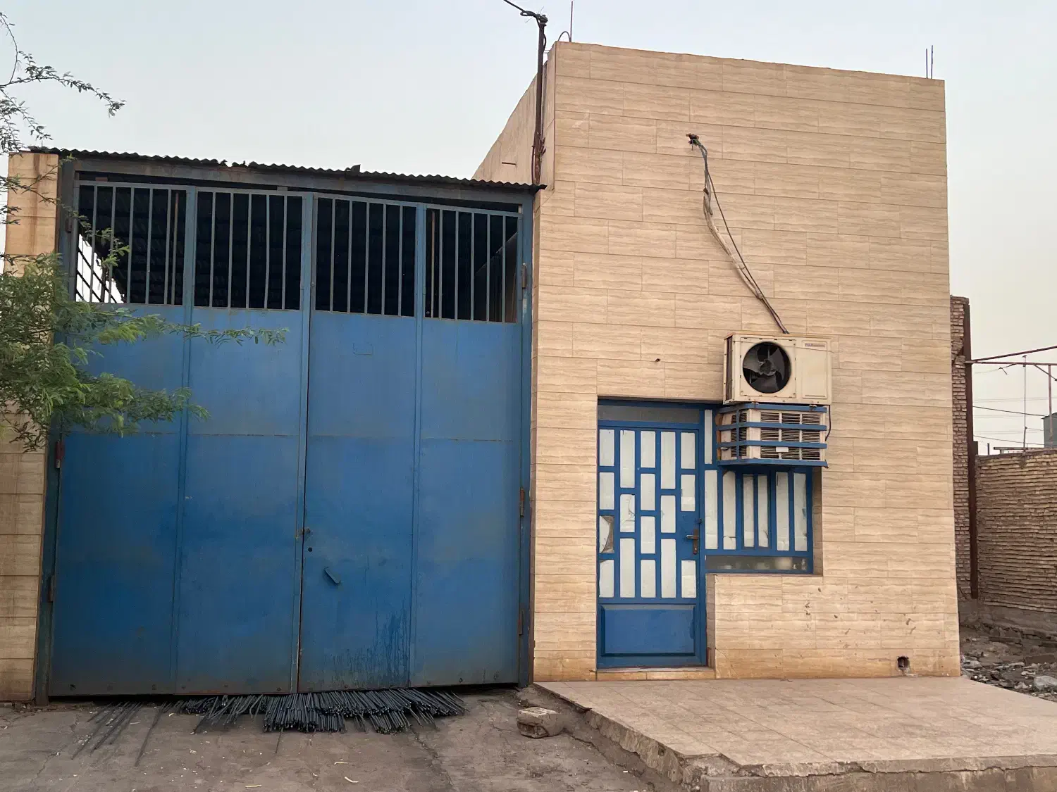 فروش انبار ۱۰۰متری واقع دربازار اهن شرق اهواز|فروش مغازه و غرفه|اهواز, بازار آهن|دیوار