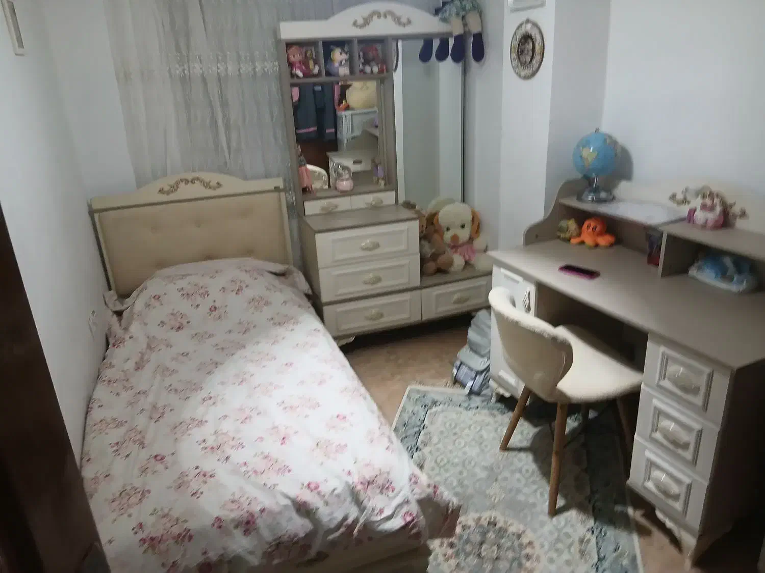 تخت نوجوان|تخت و سرویس خواب|رشت, معلم|دیوار