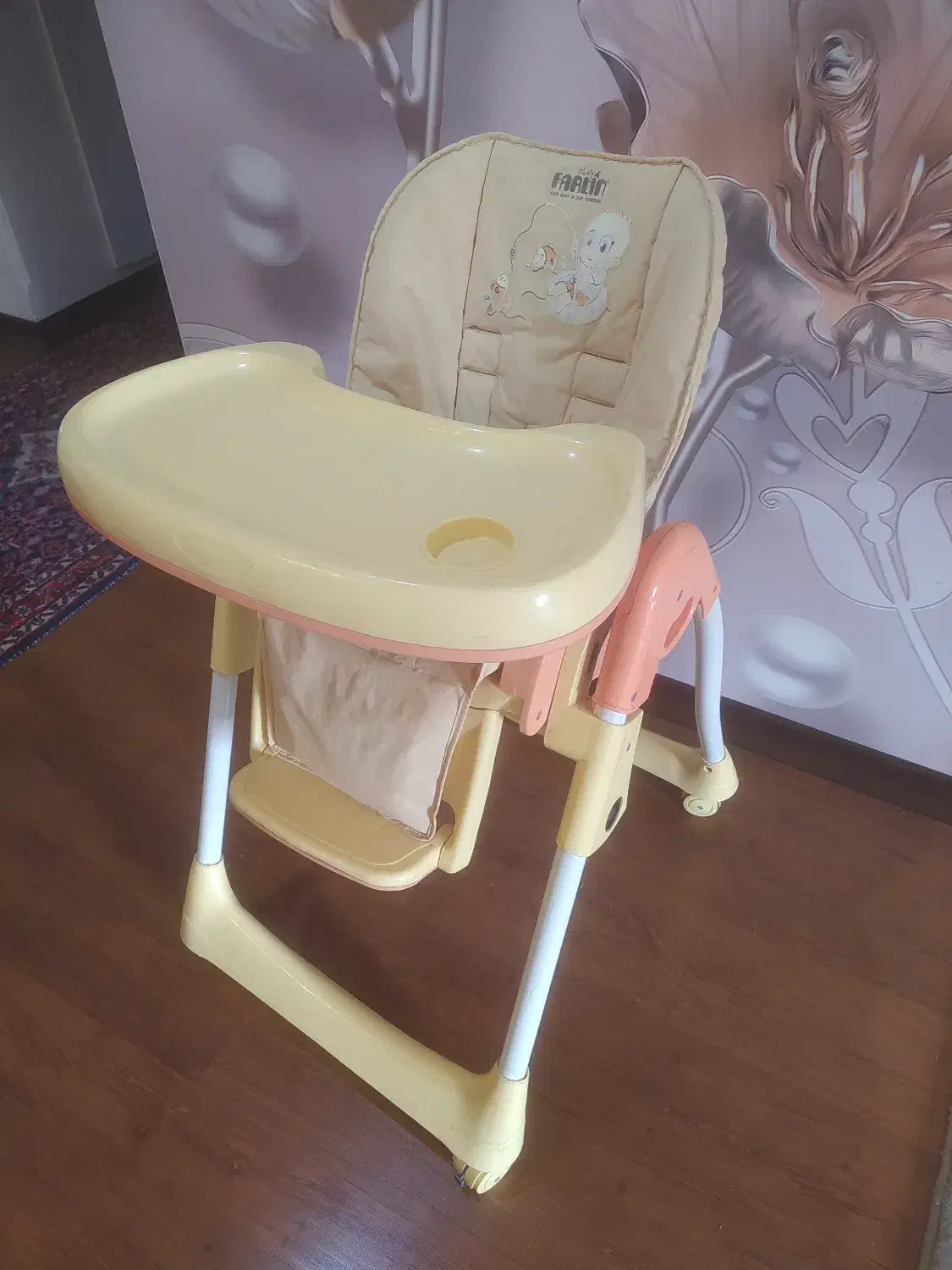 صندلی غذای کودک|میز و صندلی غذاخوری|اندیشه, اندیشه فاز ۳|دیوار