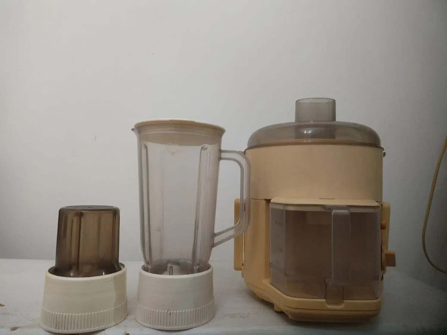 دستگاه سه کاره آبمیوه گیری بسیار قوی|خردکن، آسیاب، غذاساز|رشت, پیرکلاچای|دیوار