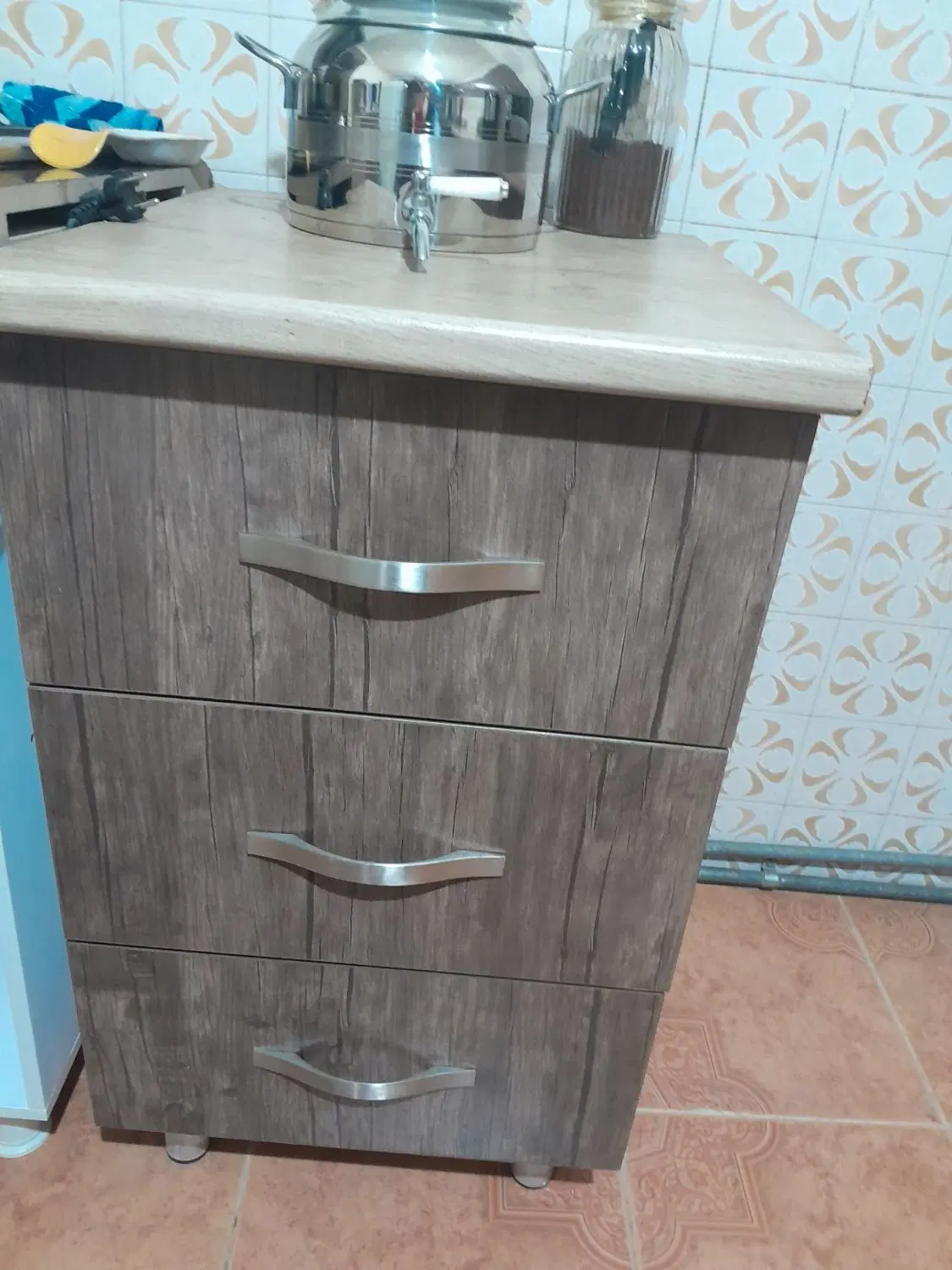 کابینت|آبچکان و نظمدهنده ظروف|صحنه, |دیوار