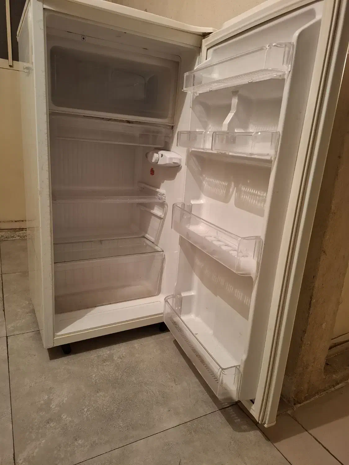 یخچال ایستکول ۹ فوت کارکرده|یخچال و فریزر|تهران, قیطریه|دیوار