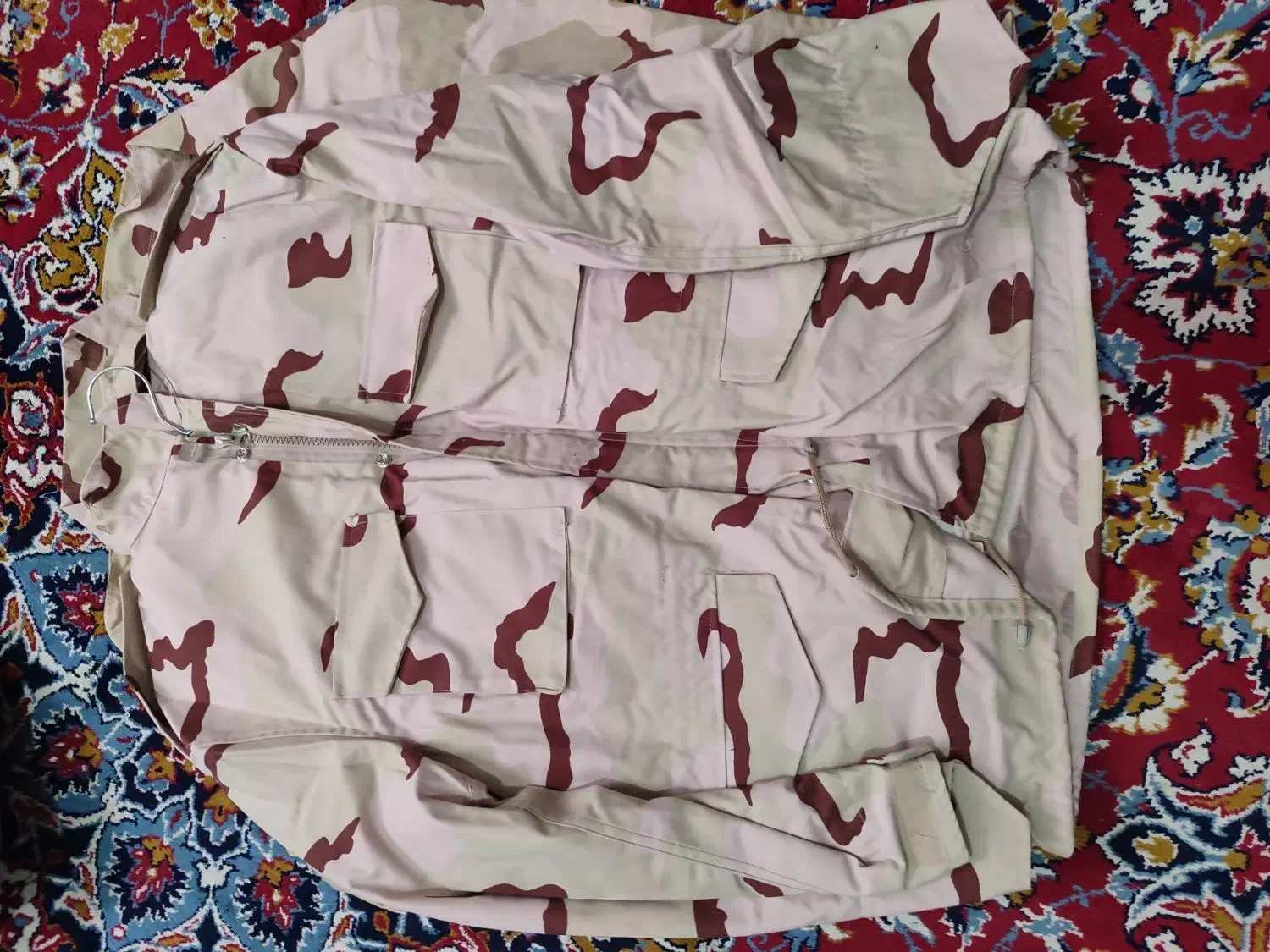 لباس نظامی|لباس|هیرمند, |دیوار