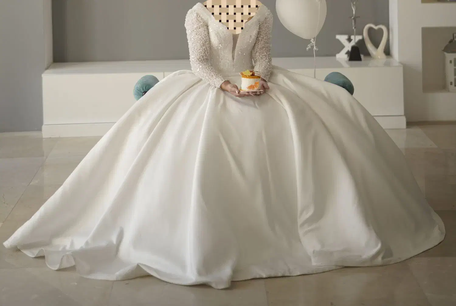 لباس عروس|لباس|ابریشم, |دیوار