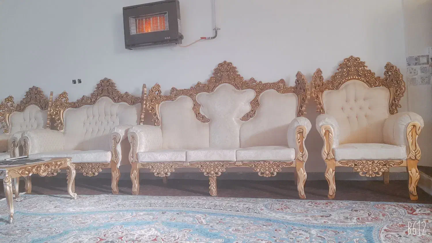 مبلمان سلطنتی ۷نفره بهمراه ۳عدد میز عسلی|مبلمان خانگی و میز عسلی|شوش, |دیوار