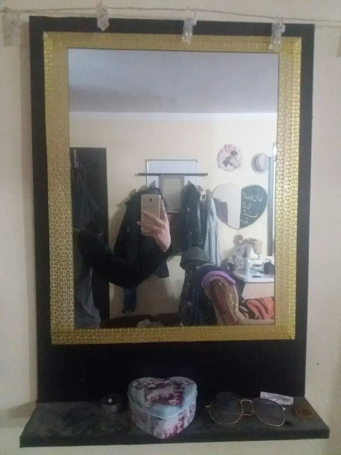 آینه|آینه|تاکستان, |دیوار