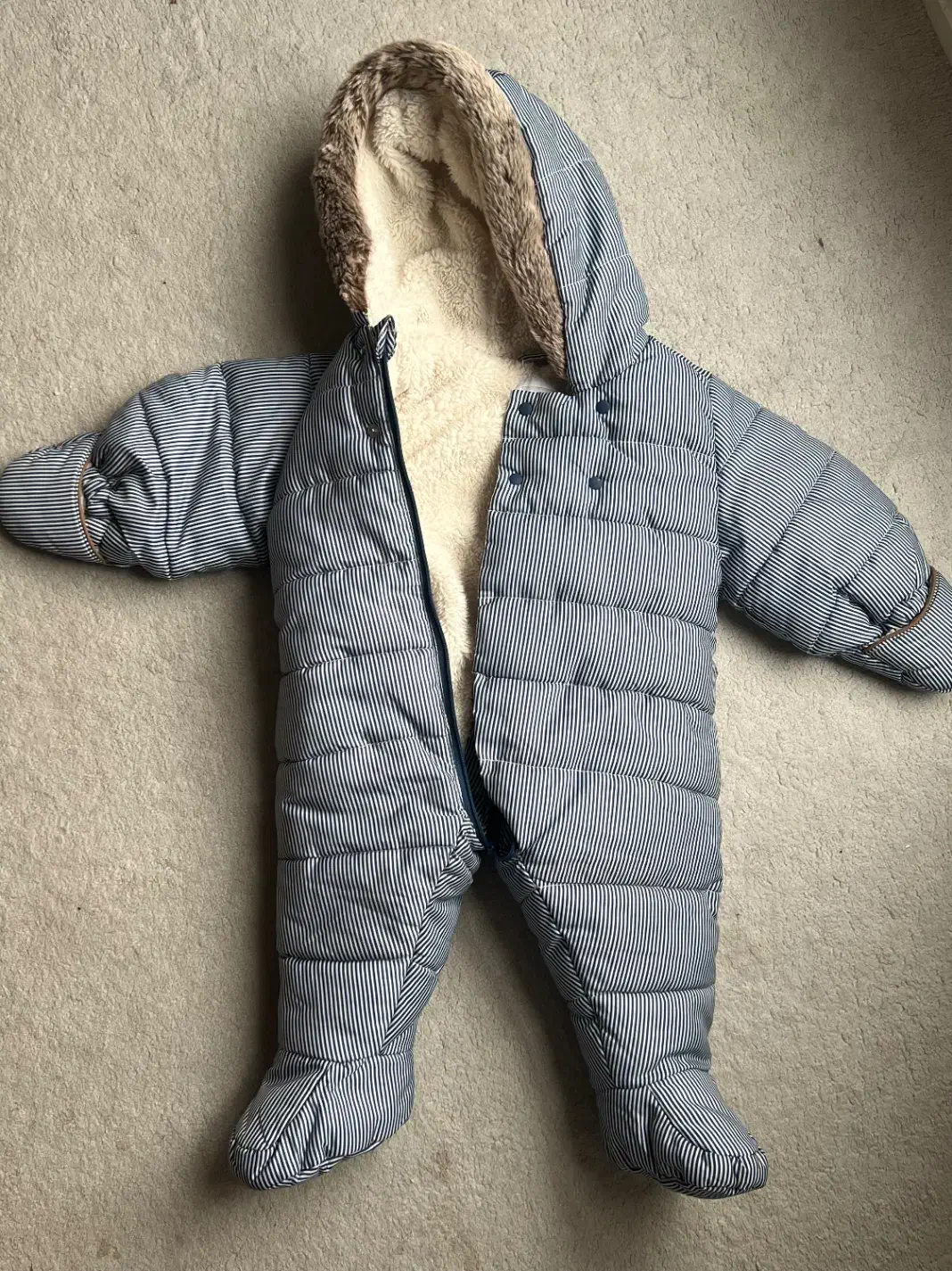 لباس بچه گانه|کفش و لباس بچه|ری, علایین|دیوار