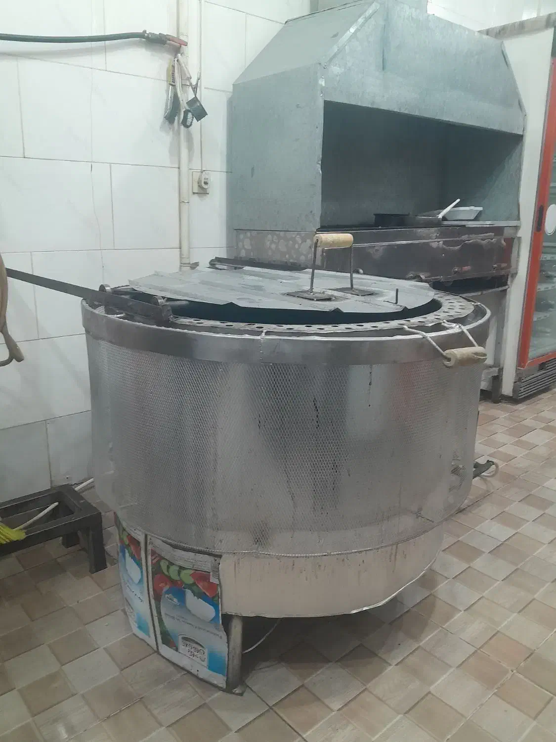 تنور گازی بزرگ|یخچال و فریزر|بروجن, |دیوار