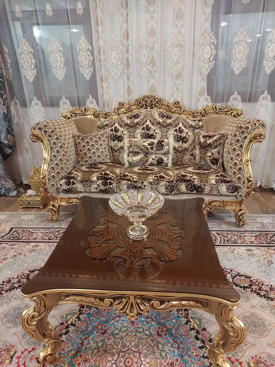 مبل سلطنتی ۷نفره|مبلمان خانگی و میز عسلی|کهریزک, |دیوار