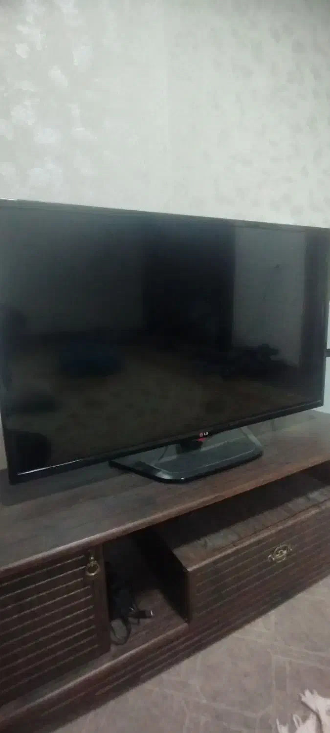 تلویزیون 42 اصلی|تلویزیون و پروژکتور|ایوان, |دیوار