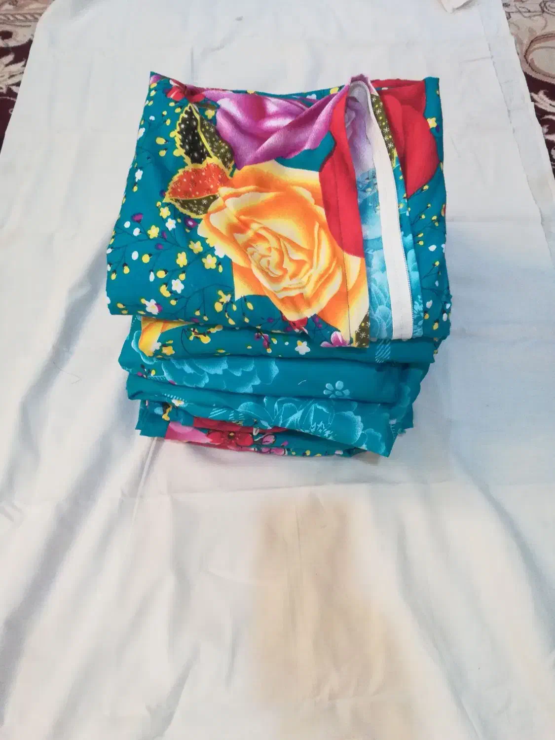 تشک وبالش  ،رولحافی ،بالش گرد ، وتشک نوجوانی اماده|رختخواب، بالش، پتو|نظرآباد, شهرک سید جمال الدین|دیوار