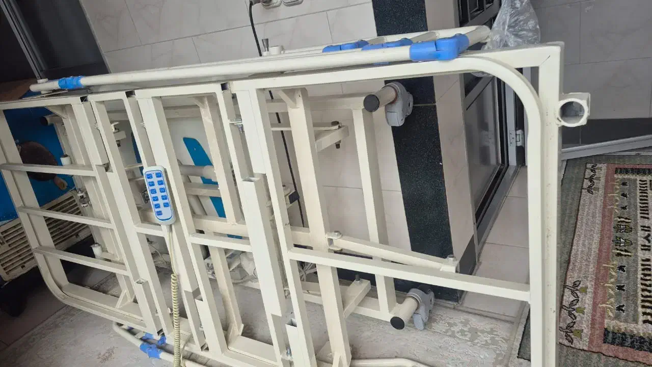 تخت سه شکن بیمارستانی موتور دار|آرایشی، بهداشتی، درمانی|بندر انزلی, پیل علی باغ|دیوار