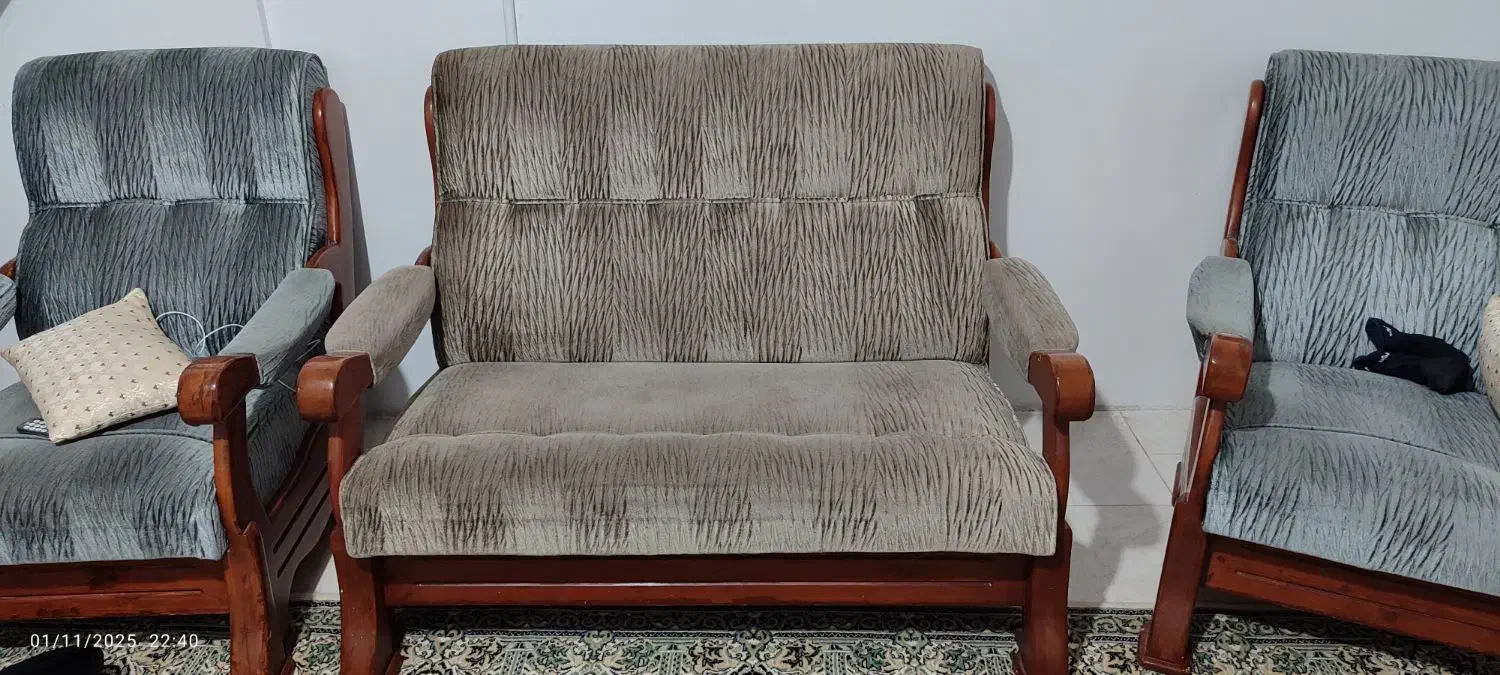 مبل ده نفره|مبلمان خانگی و میز عسلی|گلبهار, شهر جدید گلبهار|دیوار