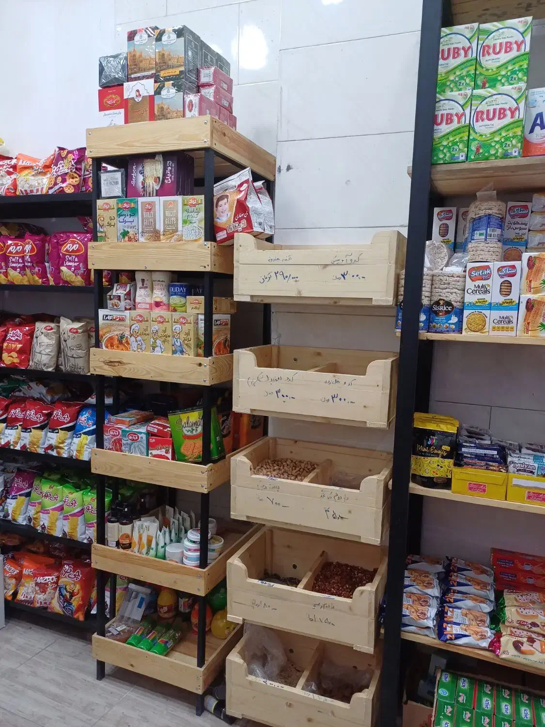 دکور چوب و فلز فروشگاهی|فروشگاه و مغازه|داراب, |دیوار