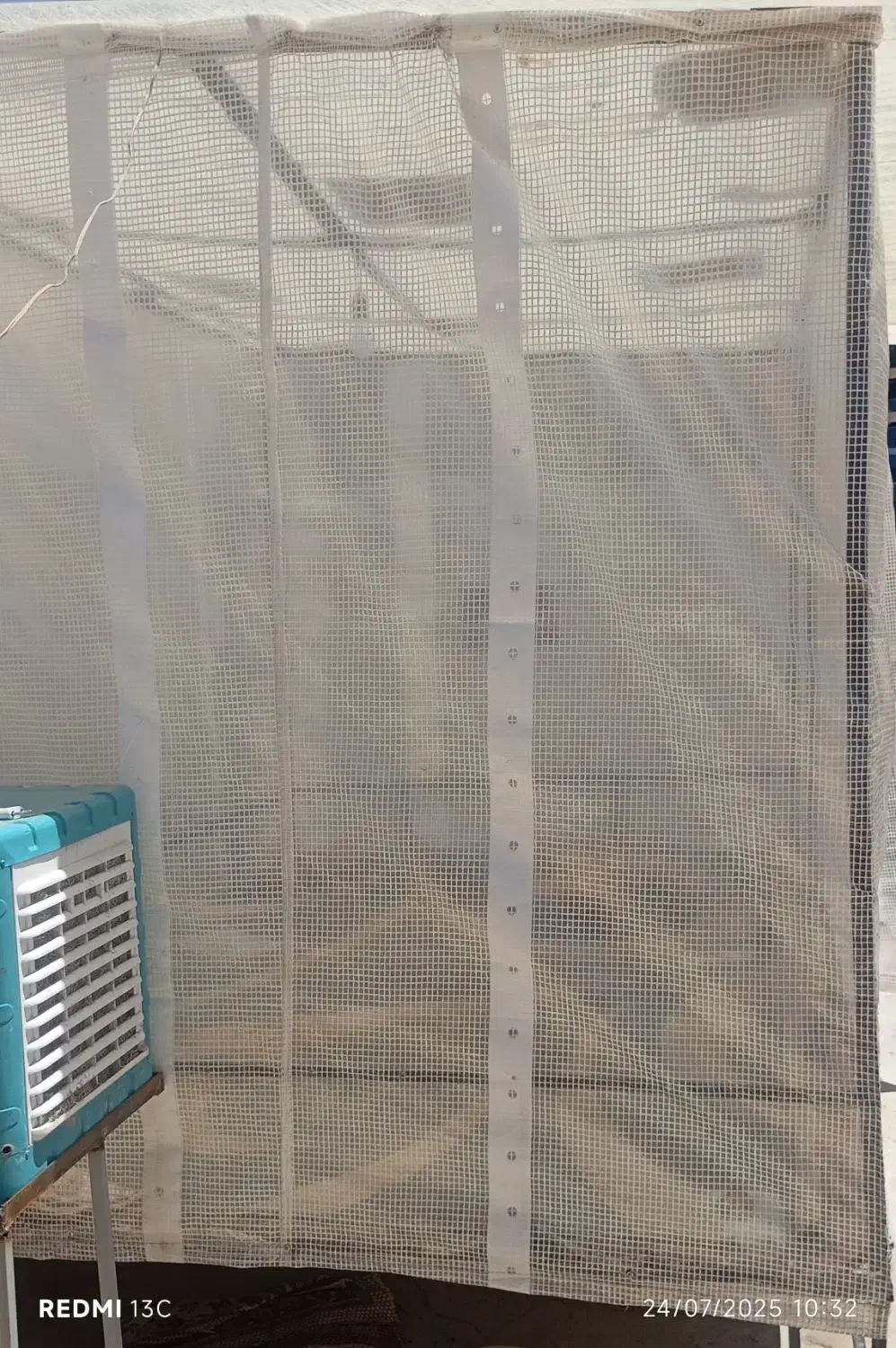 تخت آهنی|تخت و سرویس خواب|شیراز, فرودگاه شهید دستغیب شیراز|دیوار