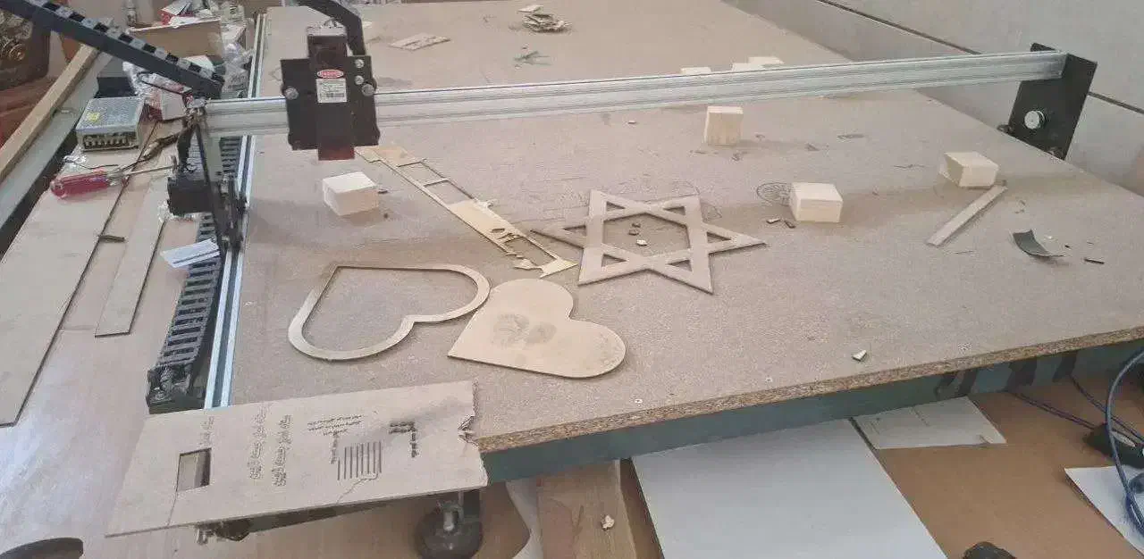 دستگاه لیزر برش و حکاکی در حد نو|ماشینآلات صنعتی|نائین, |دیوار