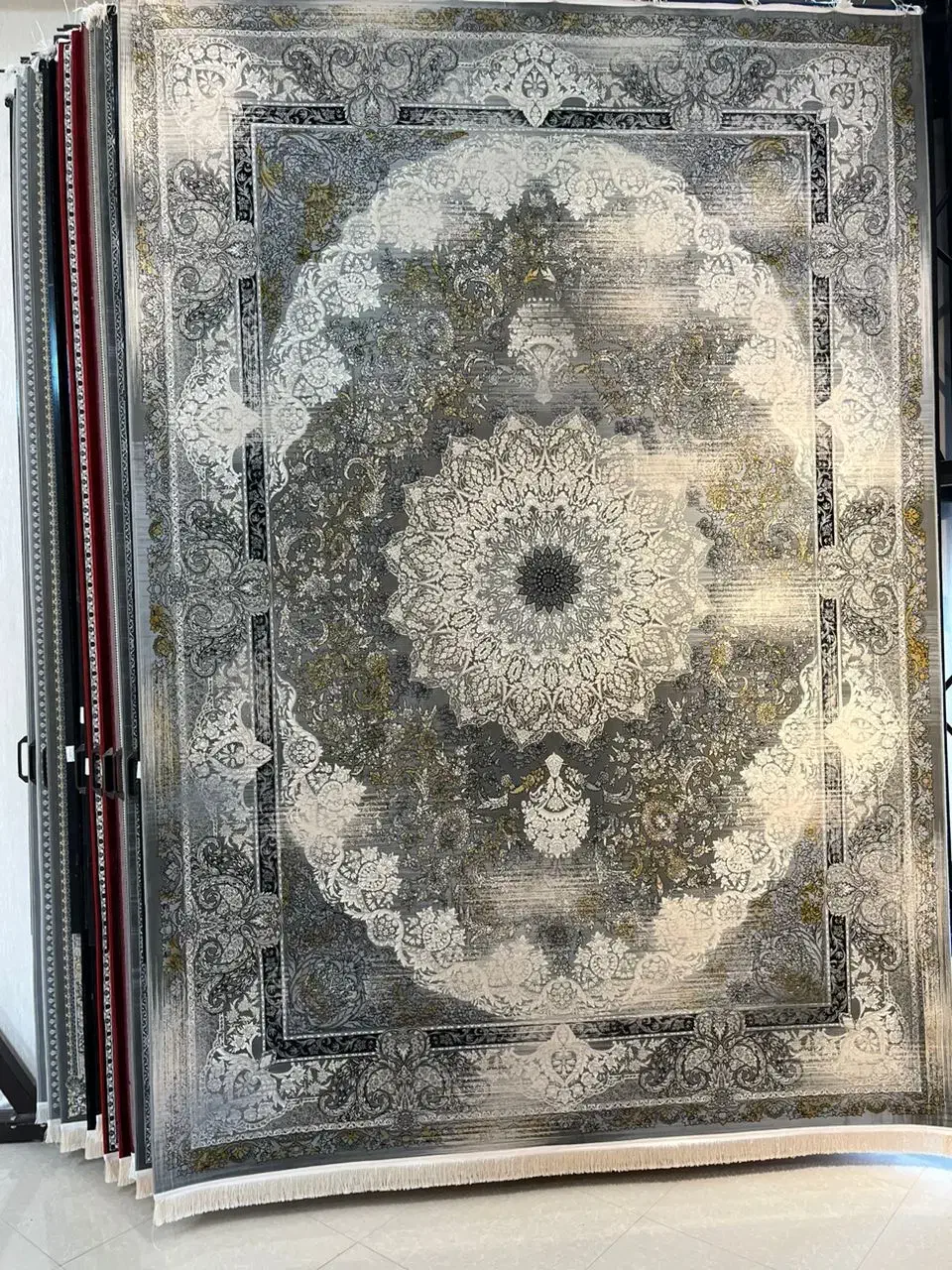 ۷۰۰شانه لاکی . تراکم۲۵۵۰ پرگل|فرش|شیراز, قلات|دیوار