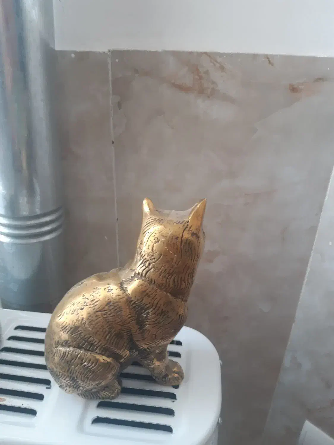 گربه برنجی وپارچ|مجسمه، تندیس، ماکت|اراک, |دیوار