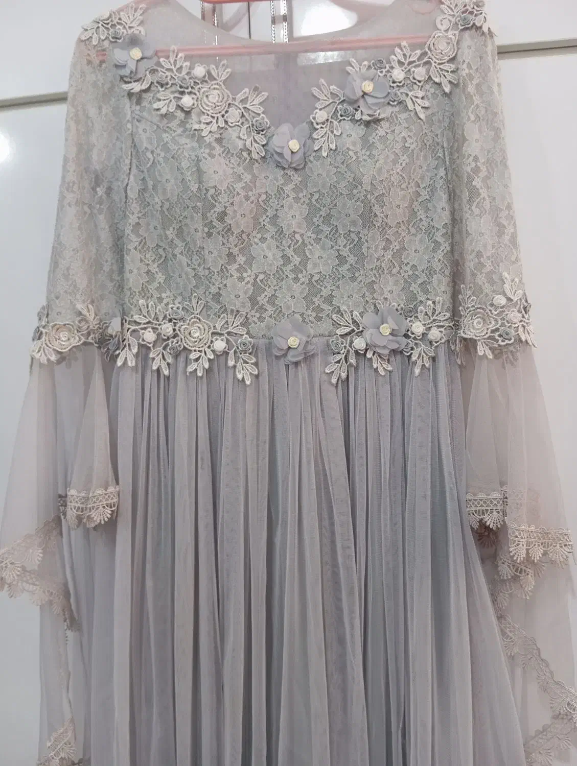 لباس مجلسی بلند طوسی گلدوزیدار|لباس|ایلام, |دیوار