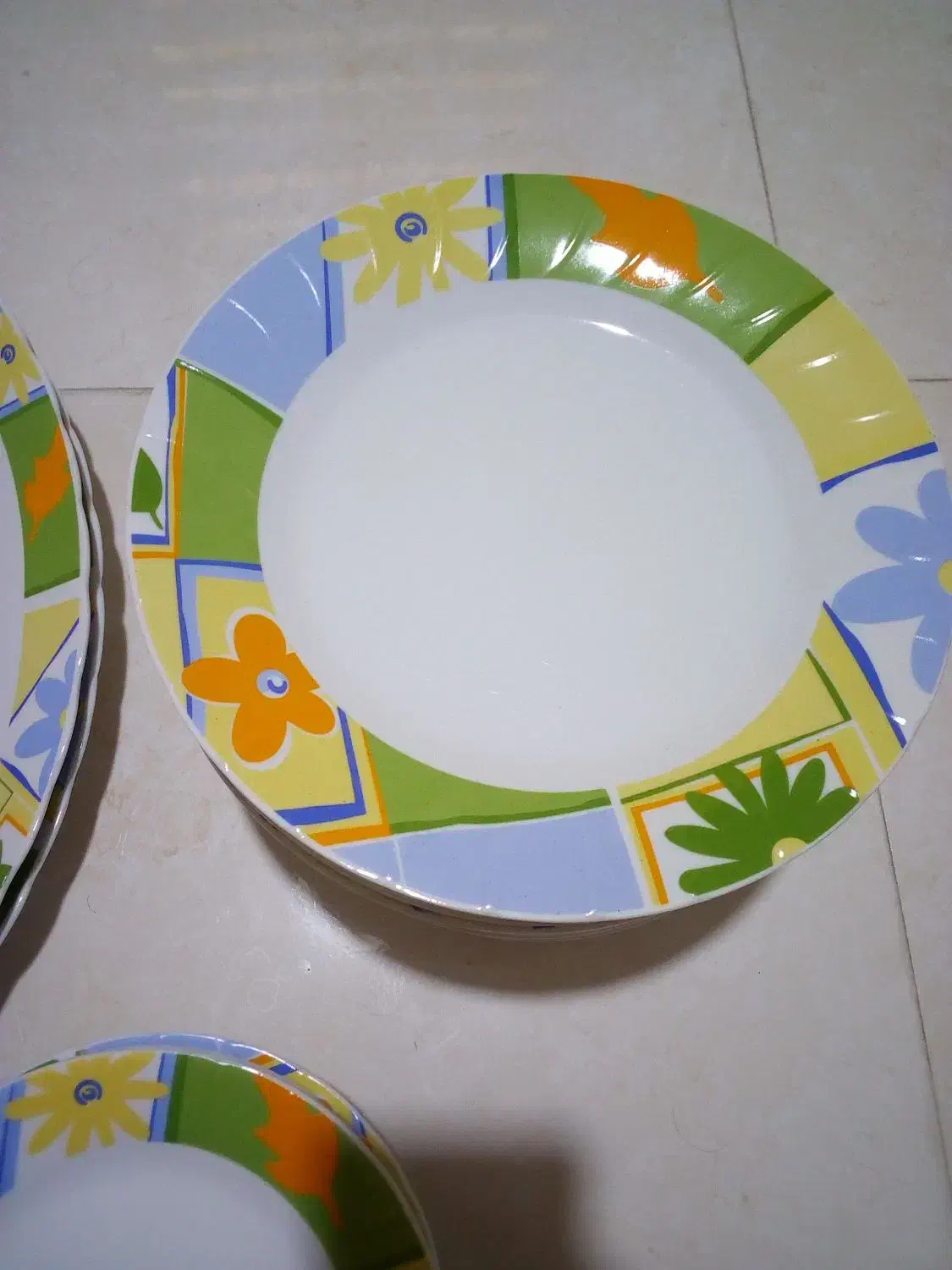 سرویس چینی وظروف پذیرایی|ظروف سرو و پذیرایی|رشت, دروازه لاکان|دیوار