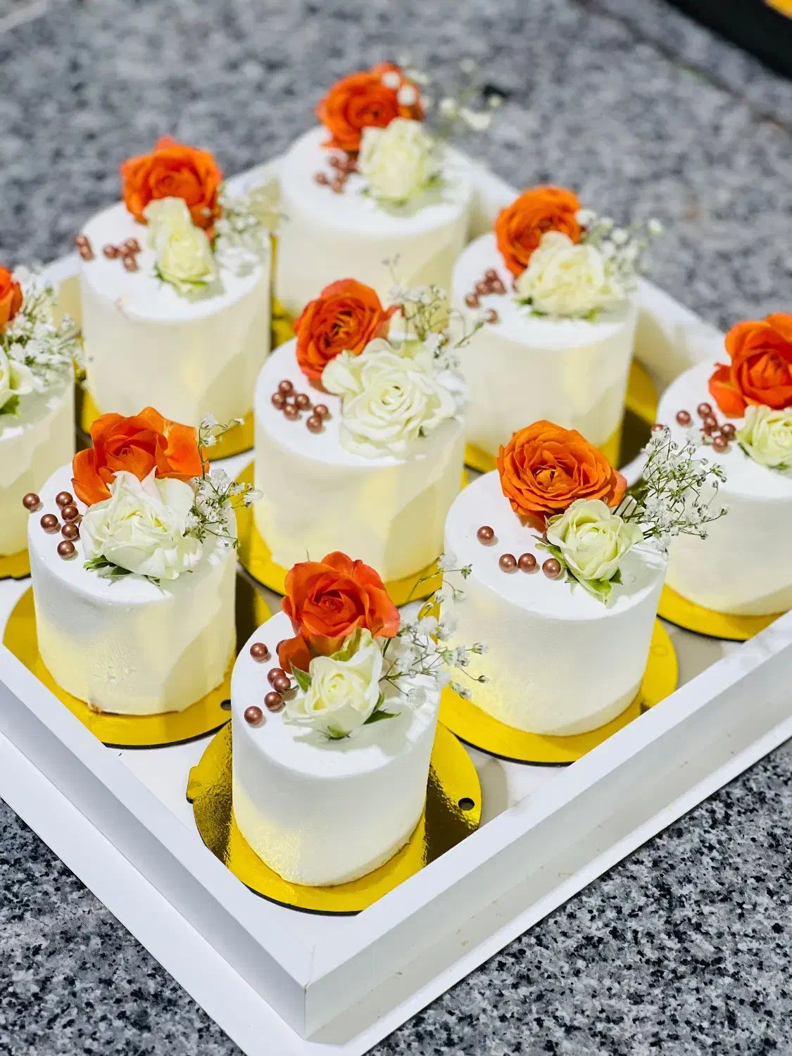 کیک ساز حرفه ای|استخدام خدمات فروشگاه و رستوران|زاهدان, |دیوار