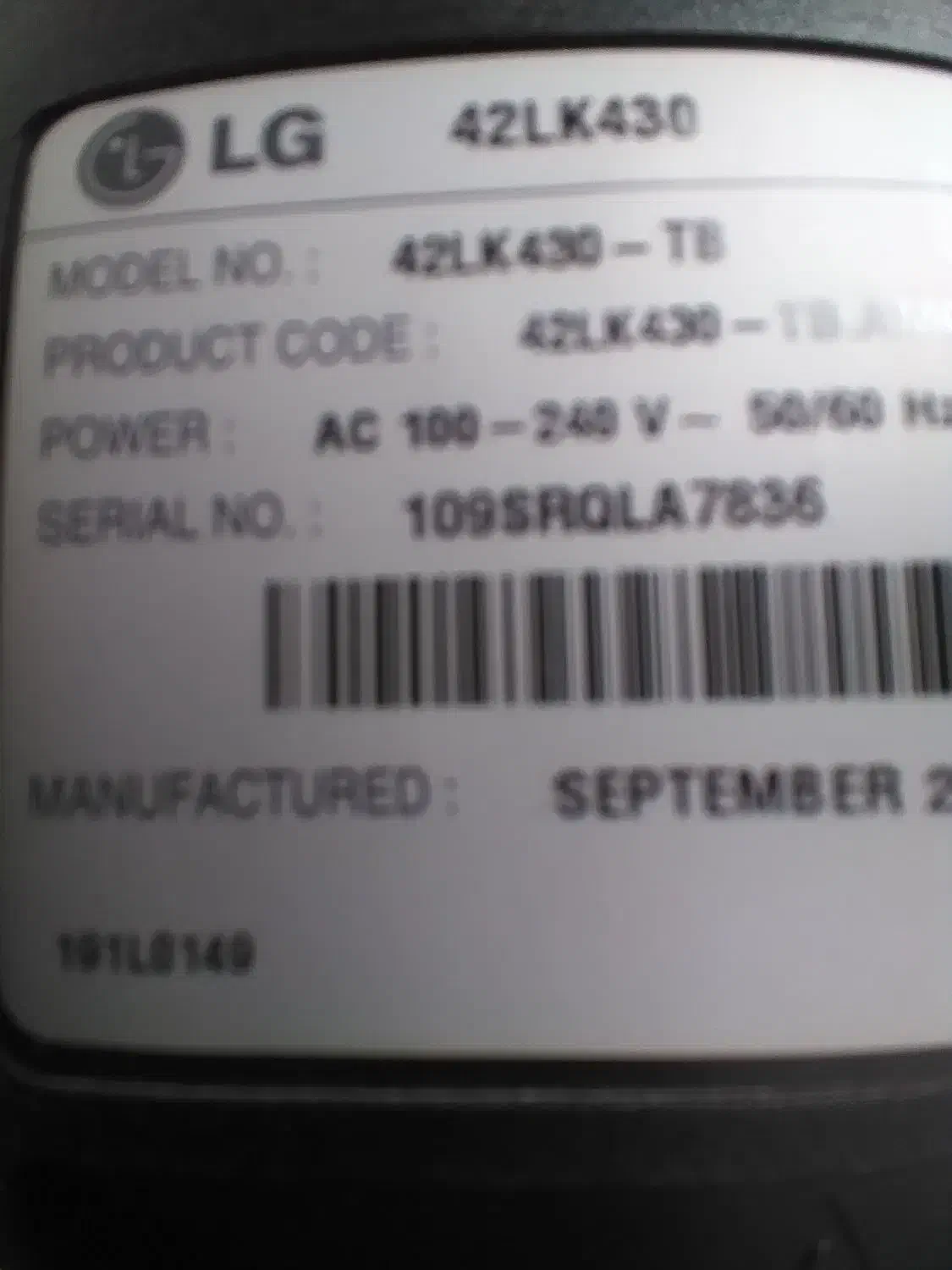 تلوزیون ۴۲ الجی ومیز تلوزیون|تلویزیون و پروژکتور|پرند, فاز ۶|دیوار