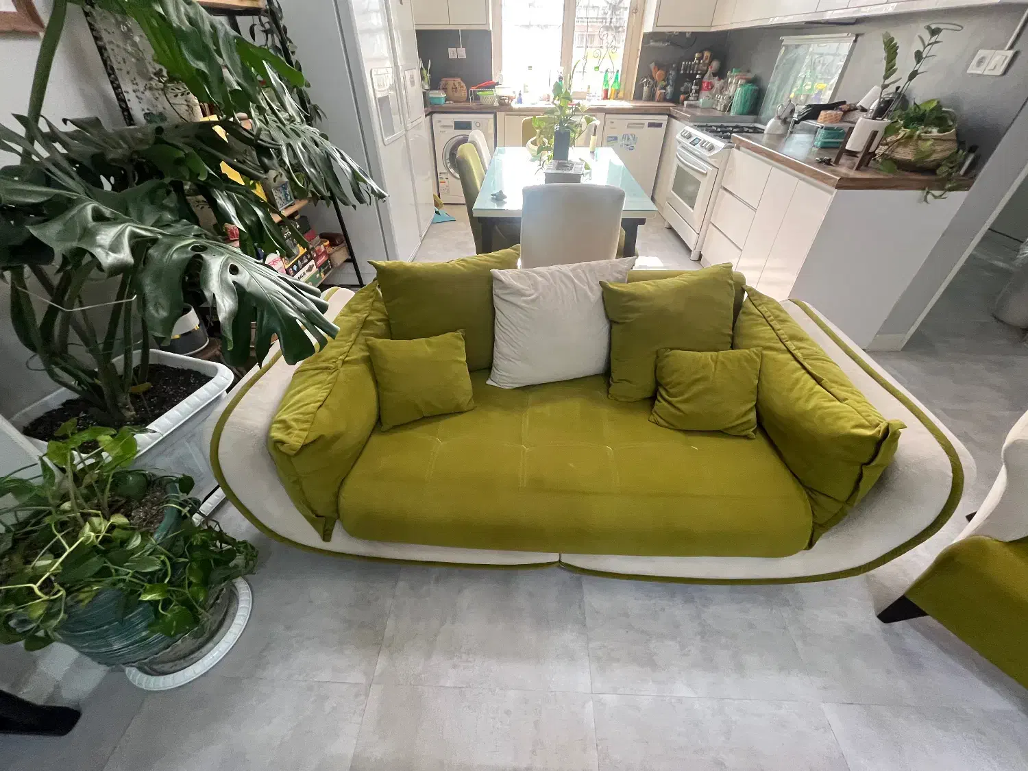 مبل هفت نفره و میز ناهار خوری شش نفره|مبلمان خانگی و میز عسلی|فردیس, شهرک ۱۱۰|دیوار