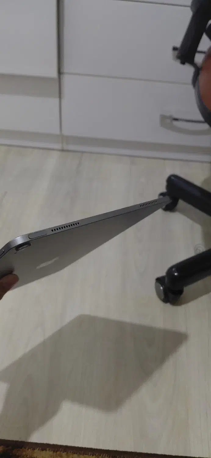 ایپد ایر ۲۰۲۵|تبلت|رشت, باهنر|دیوار