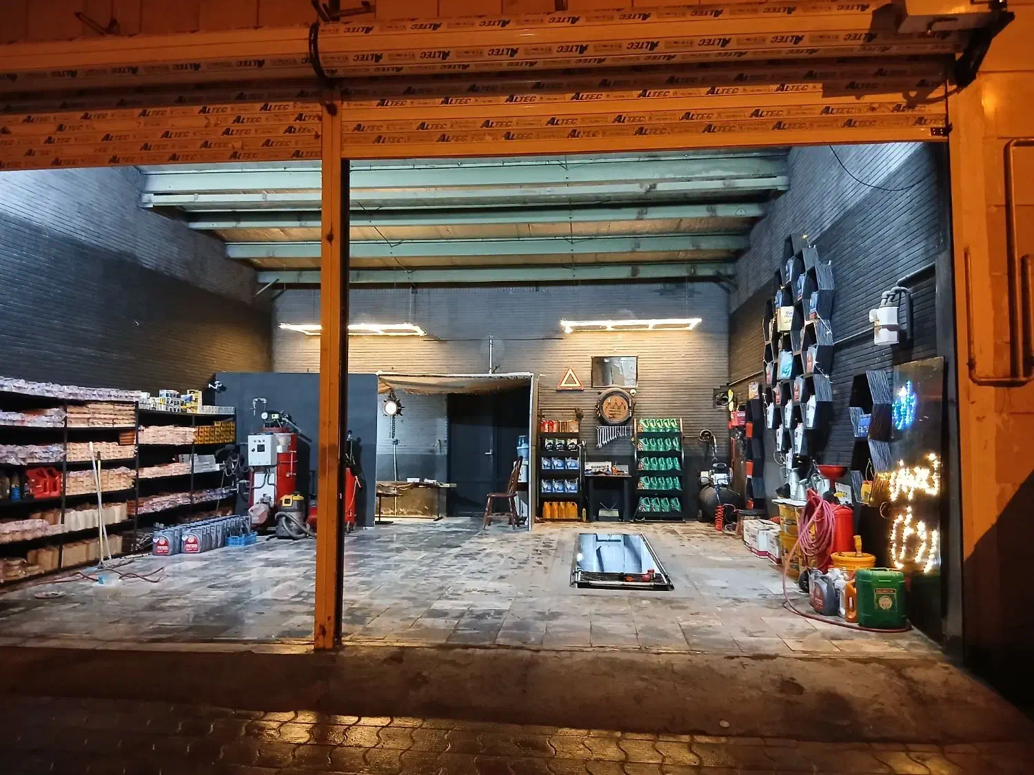 مغازه ۱۲۰متری کارگاهی تلاش|فروش مغازه و غرفه|گلبهار, شهر جدید گلبهار|دیوار