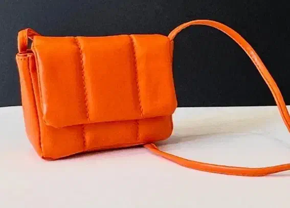 تعدادی کیف|کیف، کفش، کمربند|چناران, |دیوار