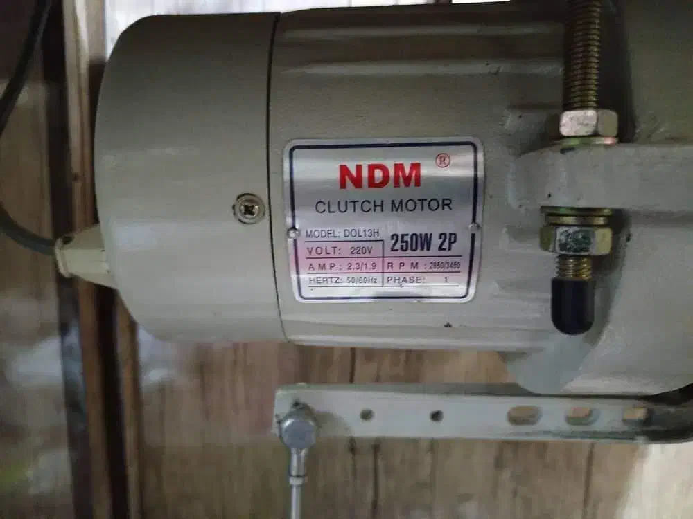 چرخ راسته دوز جک|چرخ خیاطی و ریسندگی|شهرکرد, |دیوار