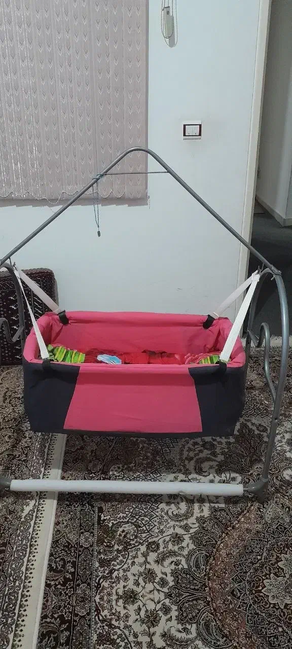 گهواره نوزادی|تخت و صندلی بچه|سنندج, |دیوار