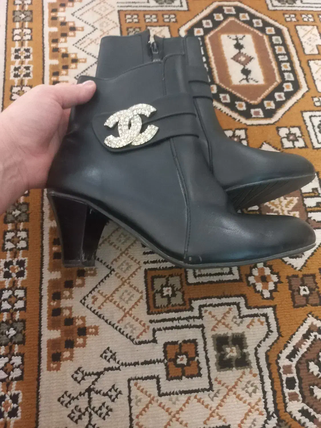 کفش نیم بوت|کیف، کفش، کمربند|پیشوا, |دیوار