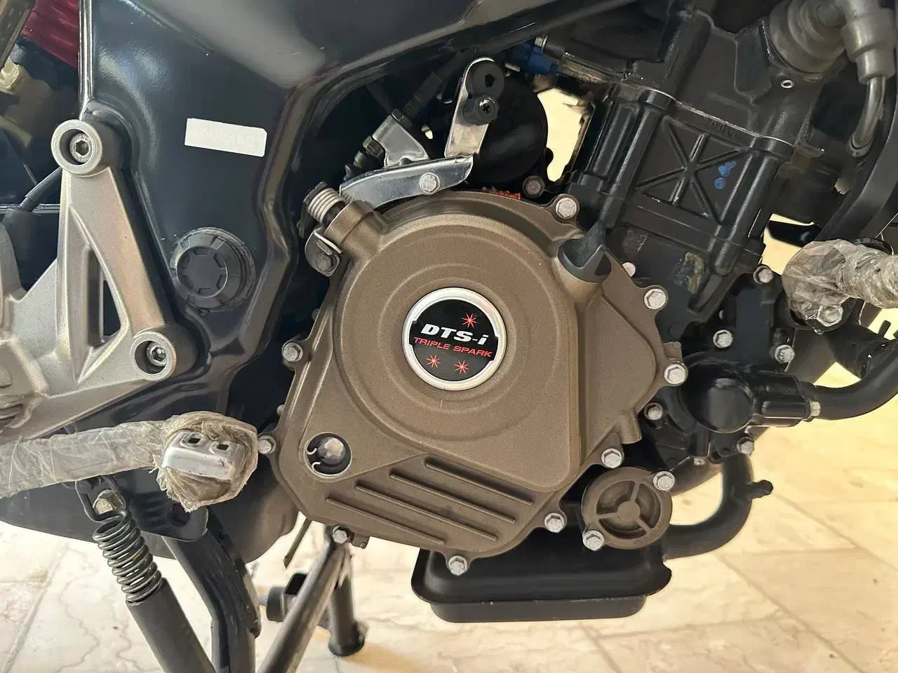 موتور درجه یک تمام پلم بدون اچار خوردگی|موتورسیکلت|تهران, باغ خزانه|دیوار