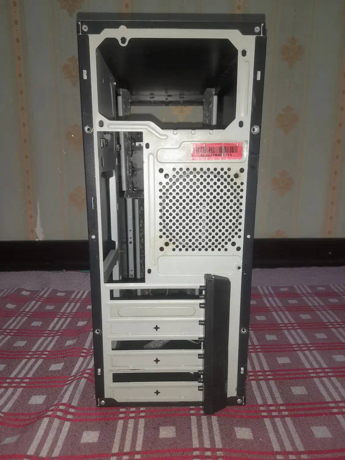 قاب کیس در حد نو|قطعات و لوازم جانبی رایانه|قم, زنبیل آباد|دیوار