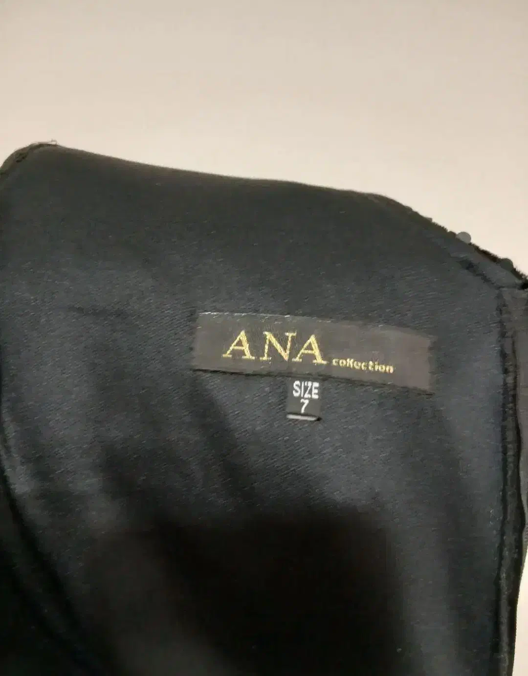 لباس مجلسی|لباس|رشت, حمیدیان|دیوار