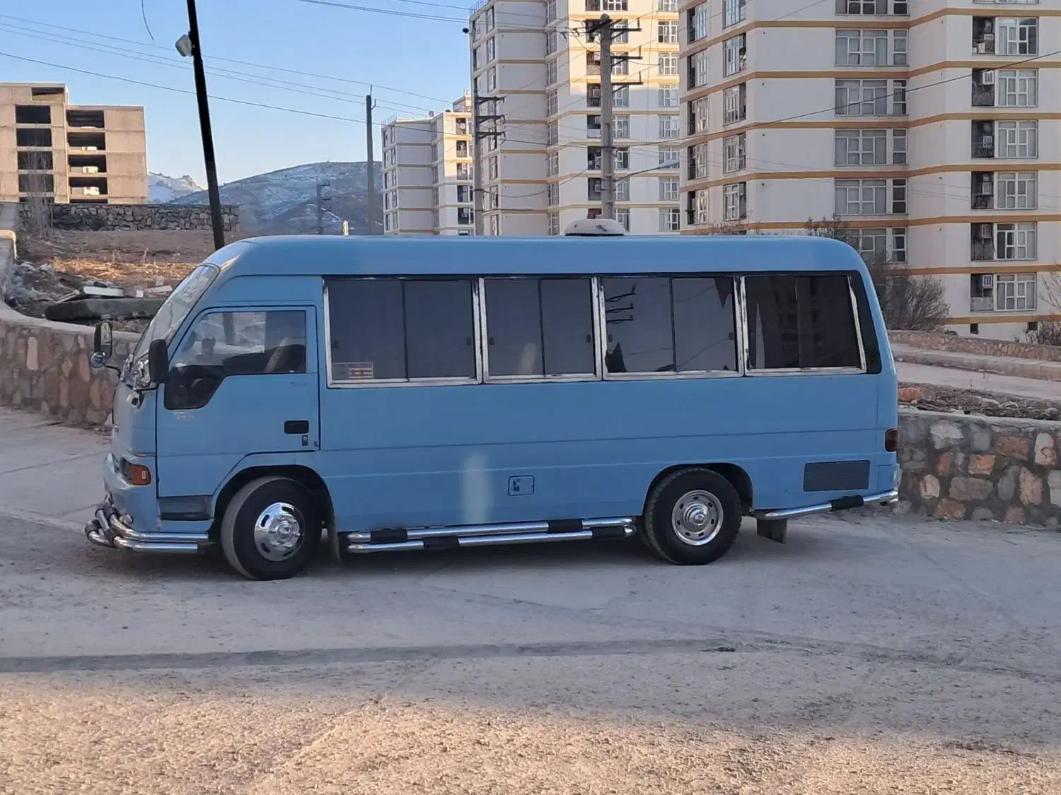 دو دستگاه مینی بوس هیوندا و ایسوز|خودرو سنگین|کرمانشاه, |دیوار