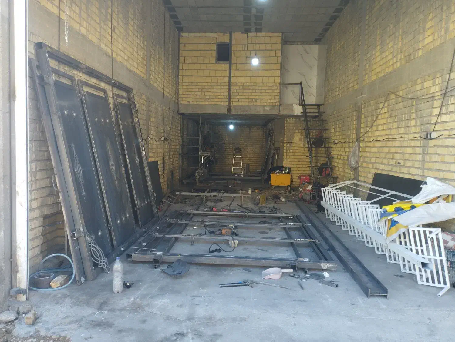 جوشکاری درب و پنجره سازی سعید|خدمات پیشه و مهارت|شیراز, شاپورجان|دیوار