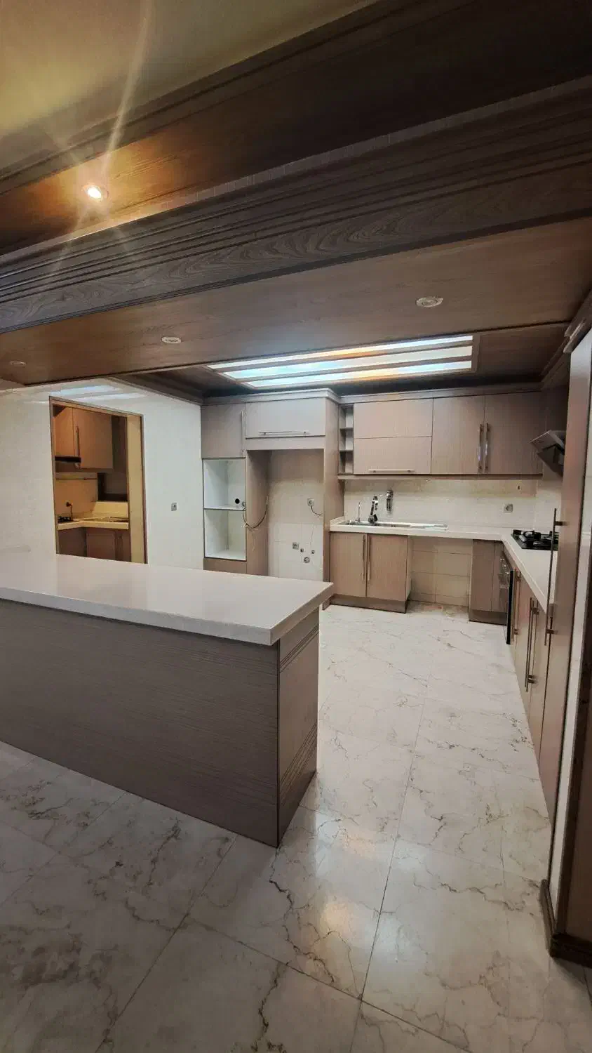 ۲۴۰متر چهارخواب/دو کله/بر آزادی|اجارهٔ آپارتمان|اصفهان, هزارجریب|دیوار