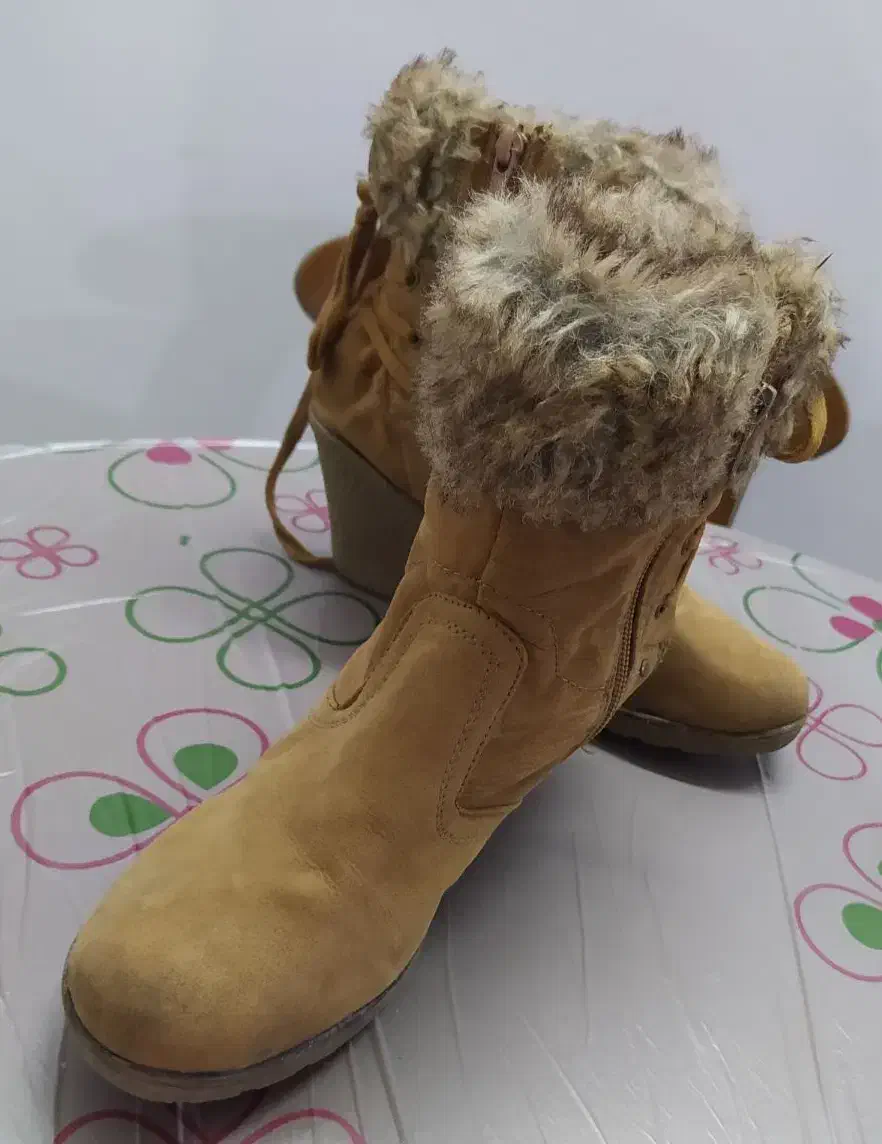 نیم بوت زنانه|کیف، کفش، کمربند|گرگان, |دیوار