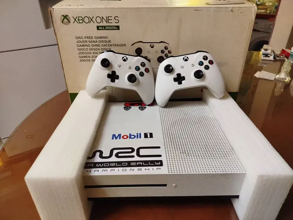 ایکس باکس وان اس 500 گیک دو دسته|کنسول، بازی ویدئویی و آنلاین|آمل, |دیوار