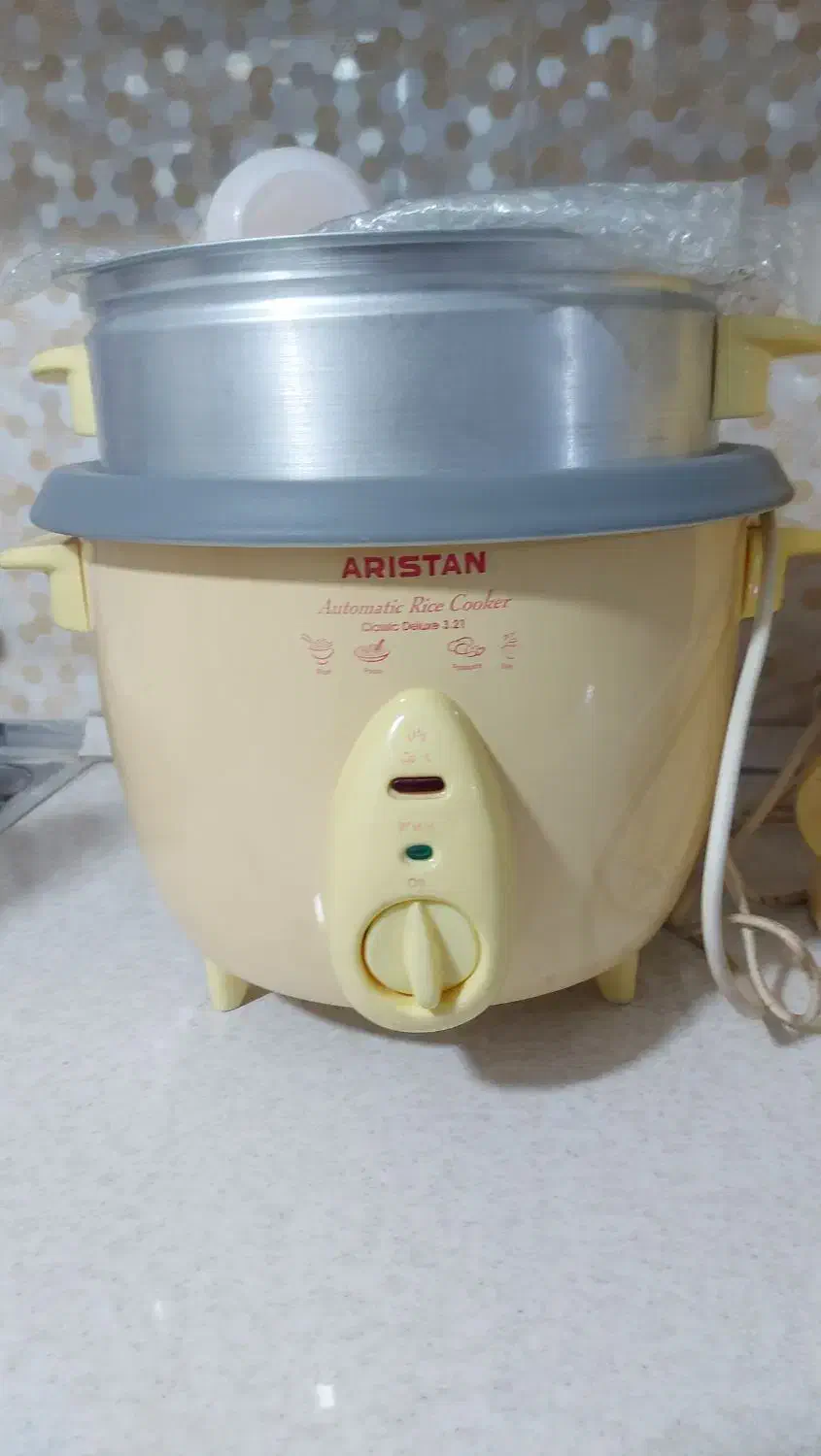 پلوپز و آب میوه گیر|آبمیوه‌گیر و آب‌مرکبات‌گیر|قم, قلعه کامکار|دیوار