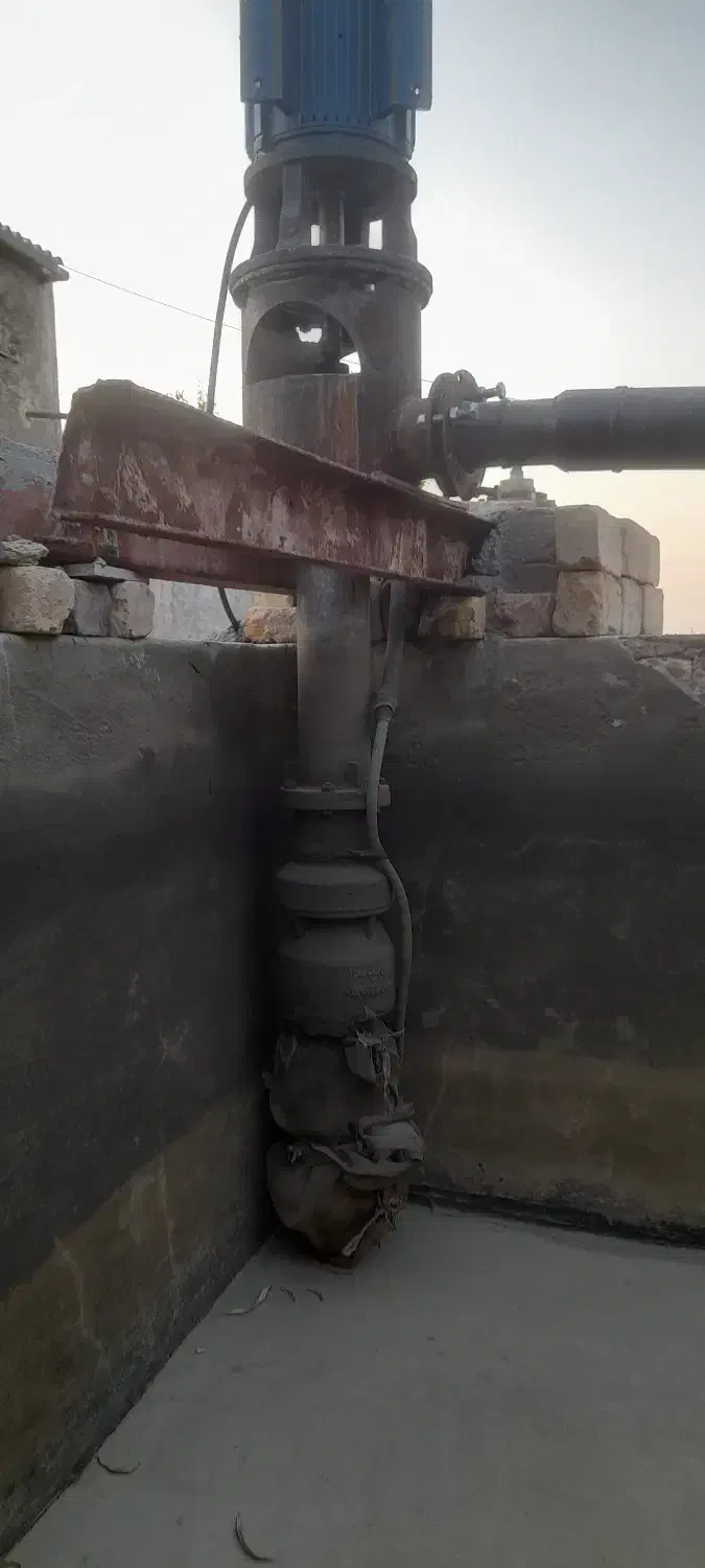 موتورآب کشی سه فاز با توربین چهار طبقه|ماشین‌آلات صنعتی|اصفهان, دارک|دیوار