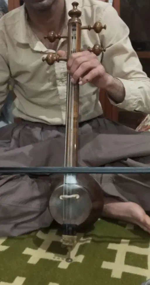 کمانچه|سازهای سنتی|خرمآباد, |دیوار