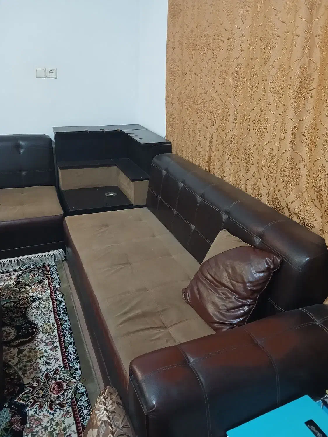 مبل ۷نفره چرم مخملی ۷۰۰۰۰۰۰|مبلمان خانگی و میز عسلی|شیراز, شیخ روزبهان|دیوار
