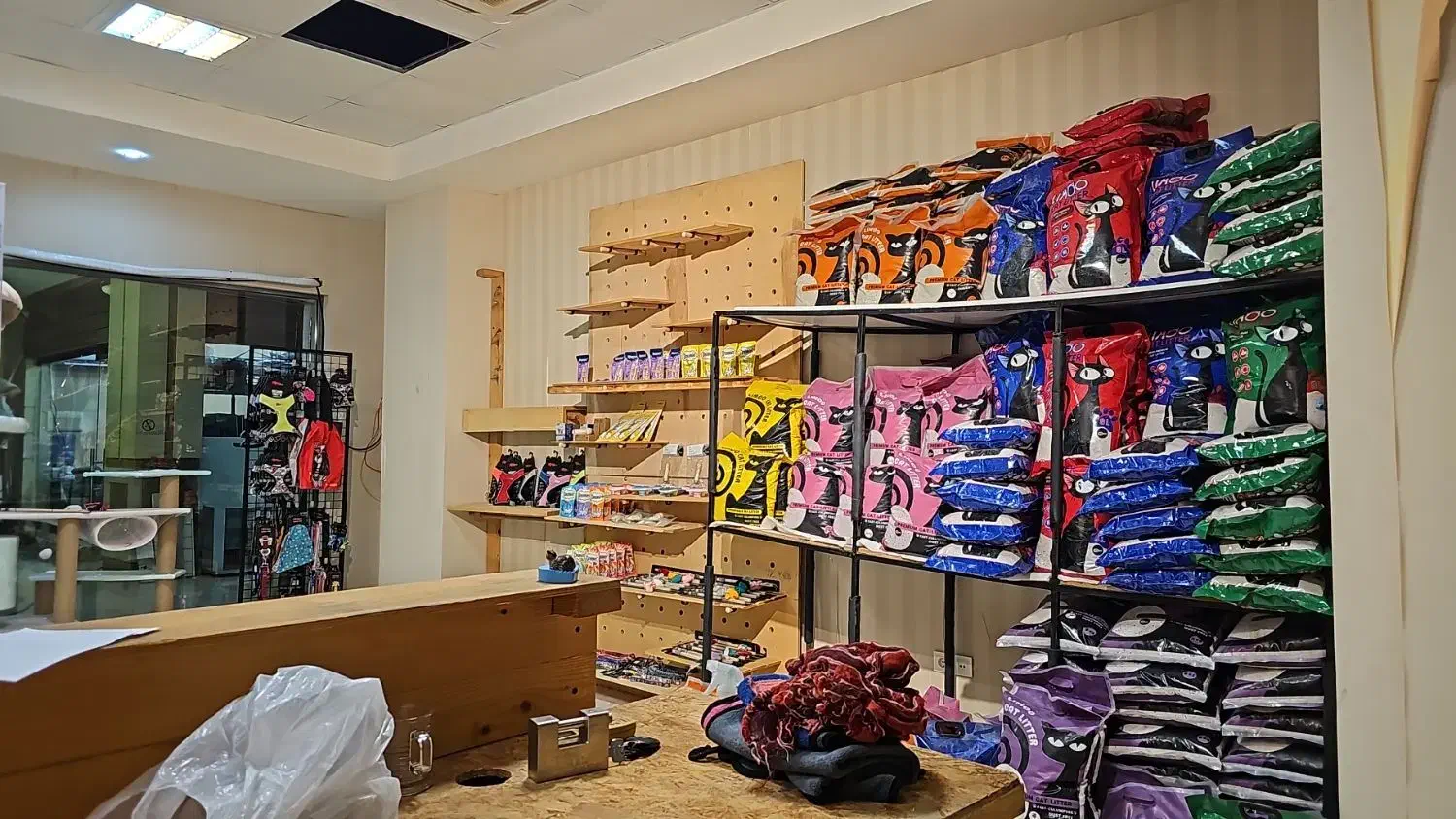 پت شاپ (ارسال رایگان به سراسر جزیره)|لوازم جانبی حیوانات|کیش, |دیوار