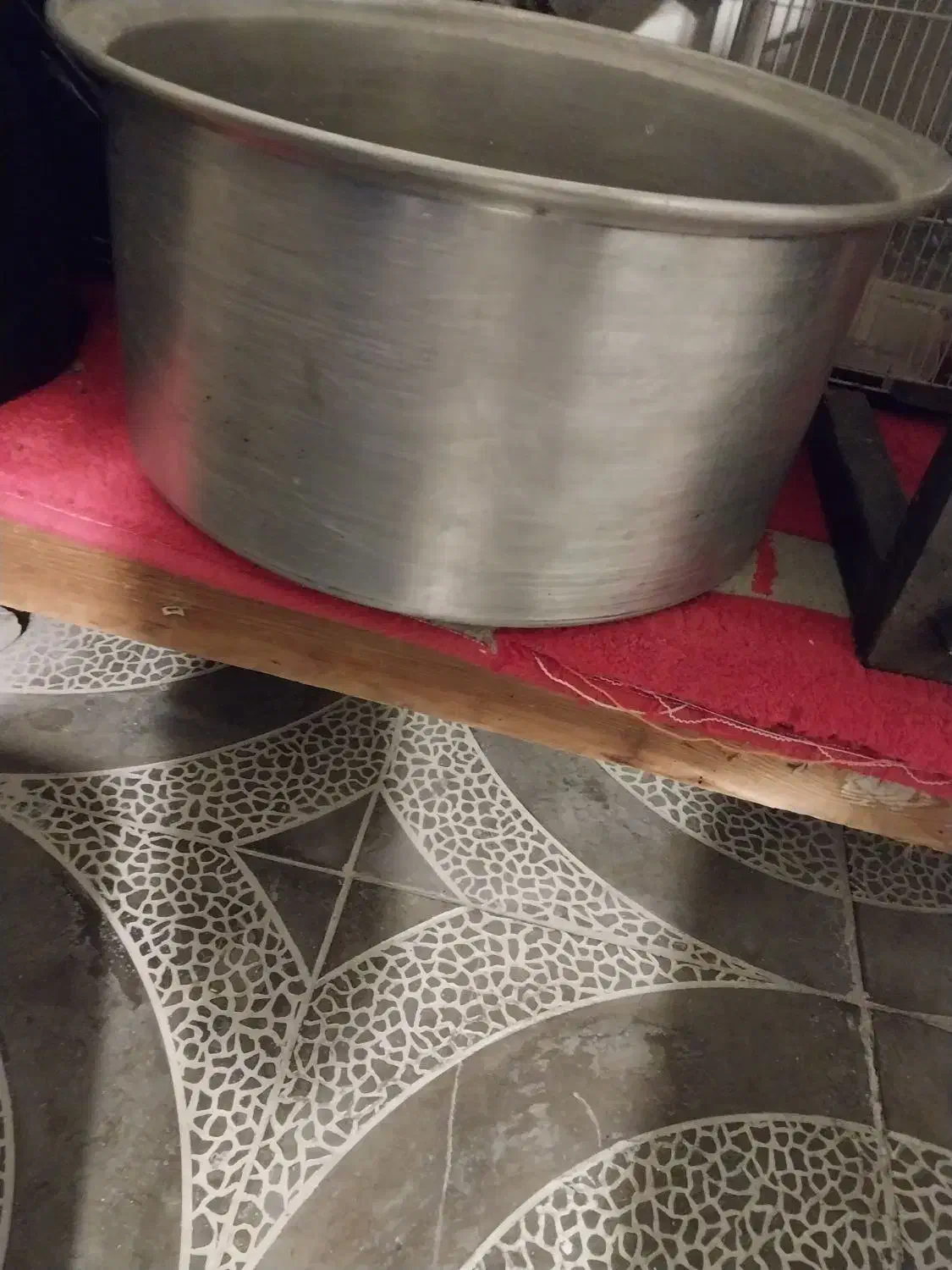 قابلمه روحی بزرگ درب داردرحد نو|ظروف پخت‌وپز|ملارد, |دیوار