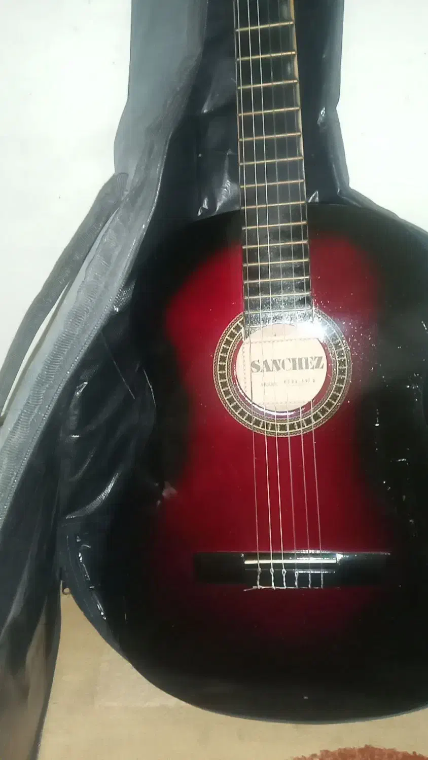 گبتار قدیمی  مارک سانچز|گیتار، بیس، امپلیفایر|ایلام, |دیوار